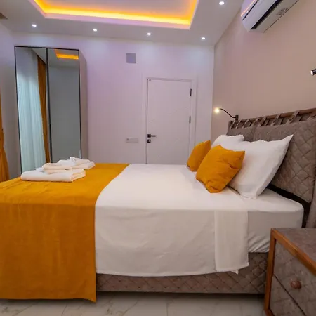 Ada Hotell *
